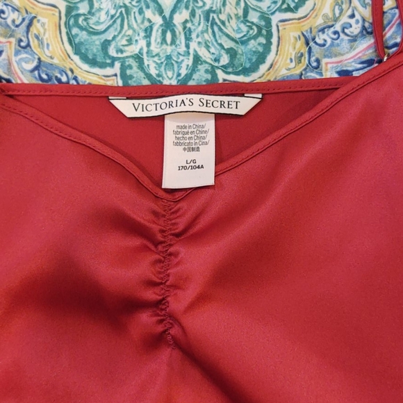 Red Cami - Picture 3 of 4